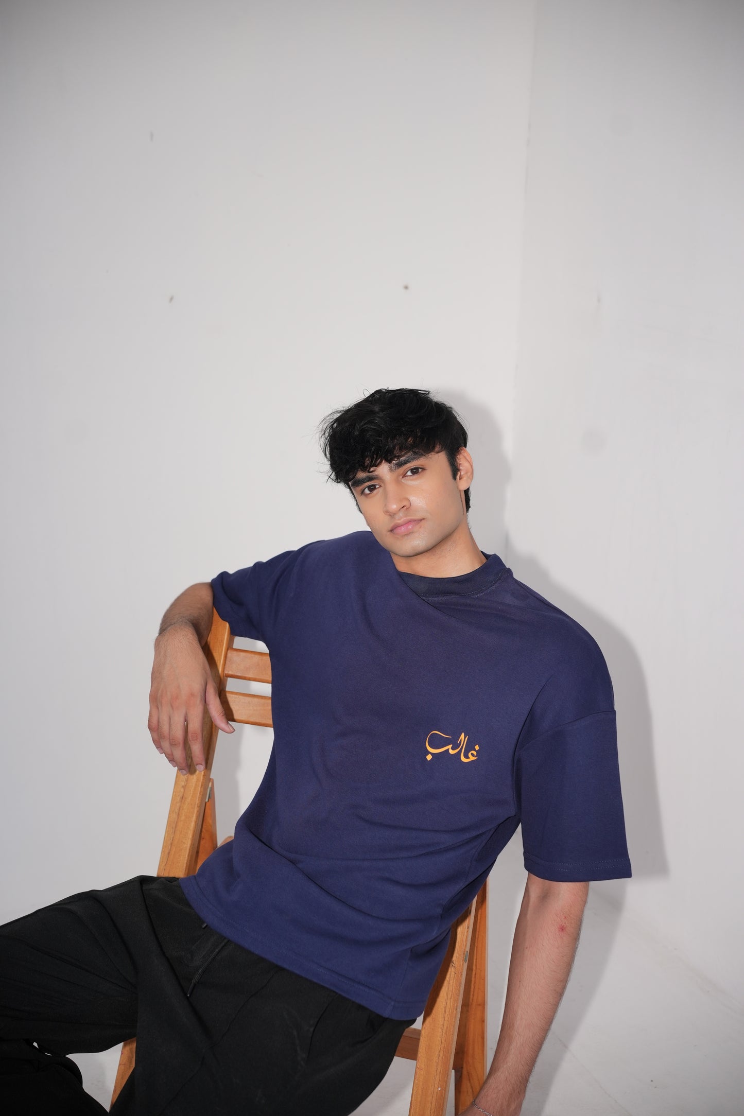 NAVY OVERSIZED T-SHIRT
