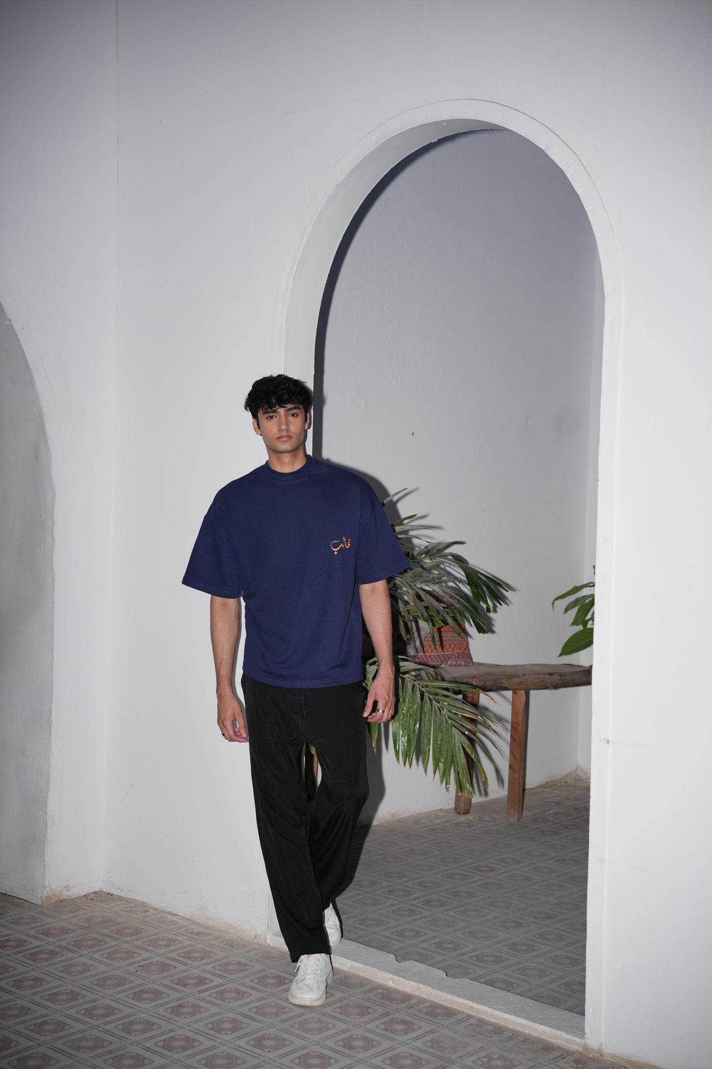 NAVY OVERSIZED T-SHIRT